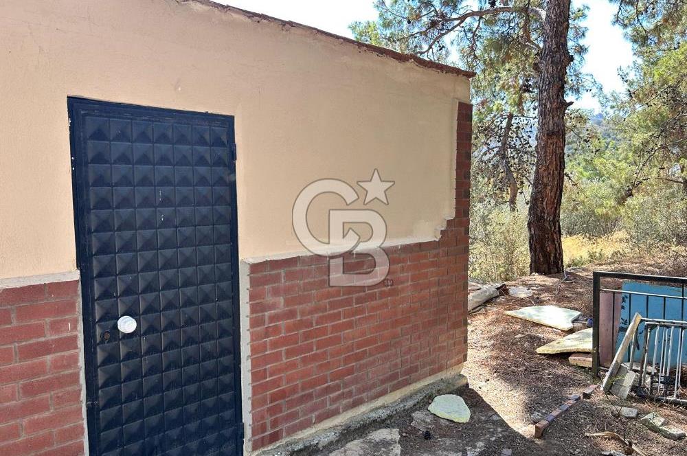  Yenifoça Cumhuriyet Mahallesinde Satılık 5+2 Tripleks Villa