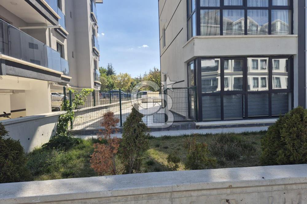 İncek Kızılcaşarda Teraslı ve Kiracılı 1+1 Fırsat Daire