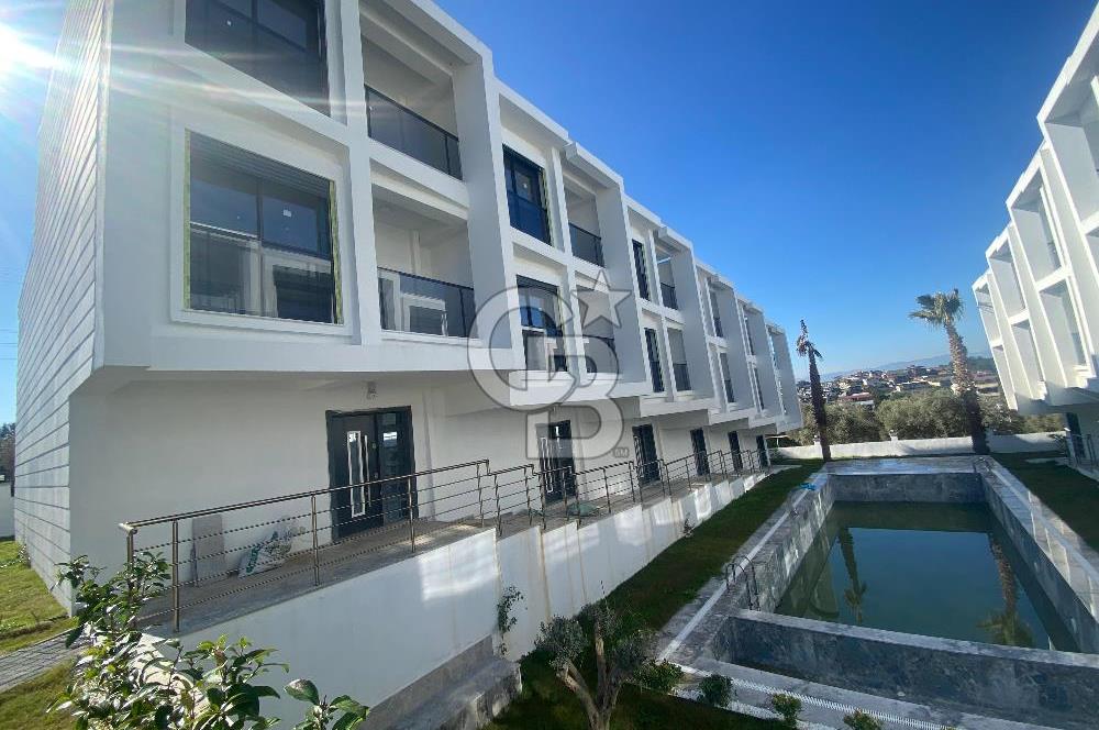 İzmir Torbalı Ayrancılarda Site İçerisinde Satılık Tripleks Villa