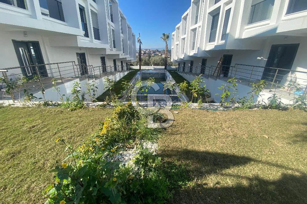 İzmir Torbalı Ayrancılarda Site İçerisinde Satılık Tripleks Villa