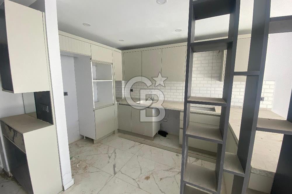 İzmir Torbalı Ayrancılarda Site İçerisinde Satılık Tripleks Villa
