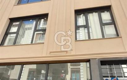 KARŞIYAKA ÇARŞI İÇİNDE SIFIR BİNA SIFIR EŞYALI 1+1 DAİRE
