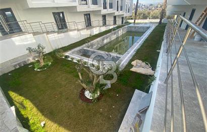 İzmir Torbalı Ayrancılarda Site İçerisinde Satılık Tripleks Villa