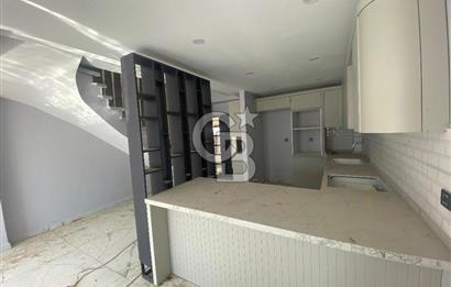 İzmir Torbalı Ayrancılarda Site İçerisinde Satılık Tripleks Villa