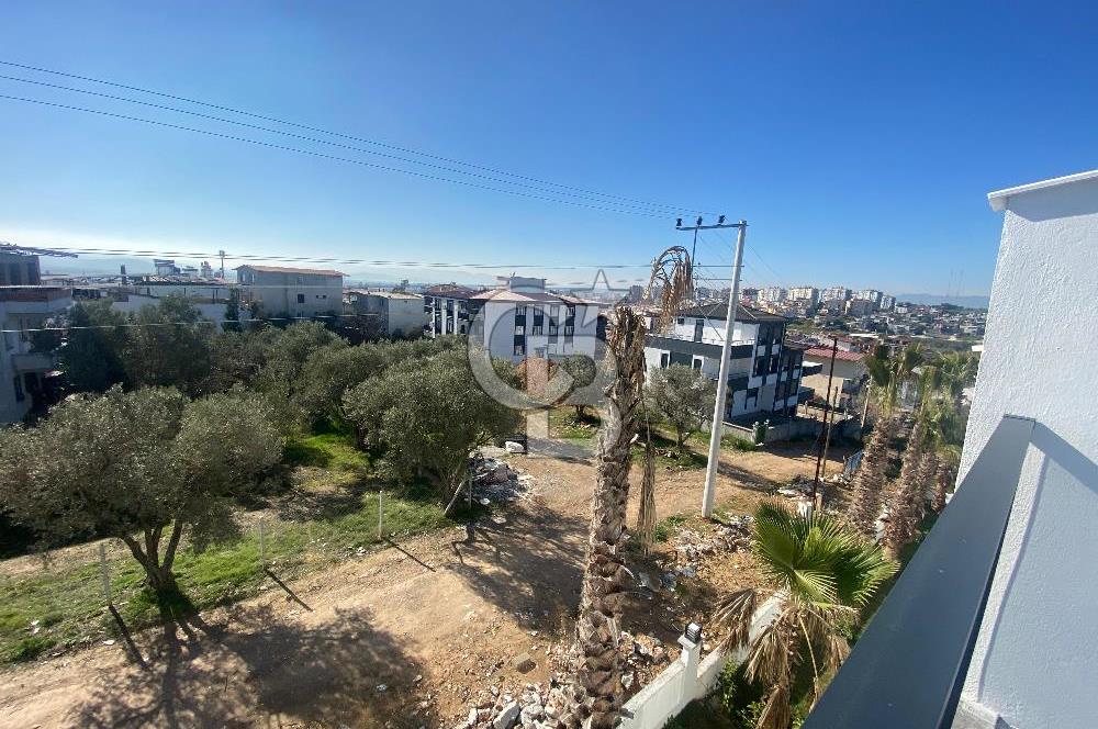 İzmir Torbalı Ayrancılarda Site İçerisinde Satılık Tripleks Villa