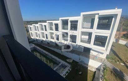 İzmir Torbalı Ayrancılarda Site İçerisinde Satılık Tripleks Villa