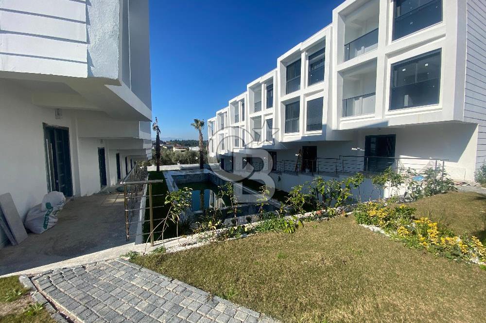 İzmir Torbalı Ayrancılarda Site İçerisinde Satılık Tripleks Villa