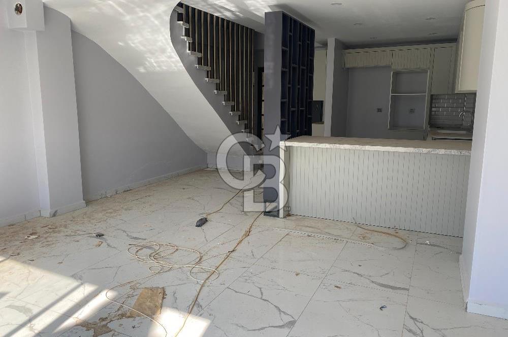 İzmir Torbalı Ayrancılarda Site İçerisinde Satılık Tripleks Villa