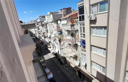 KARŞIYAKA ÇARŞI İÇİNDE SIFIR BİNA SIFIR EŞYALI 1+1 DAİRE