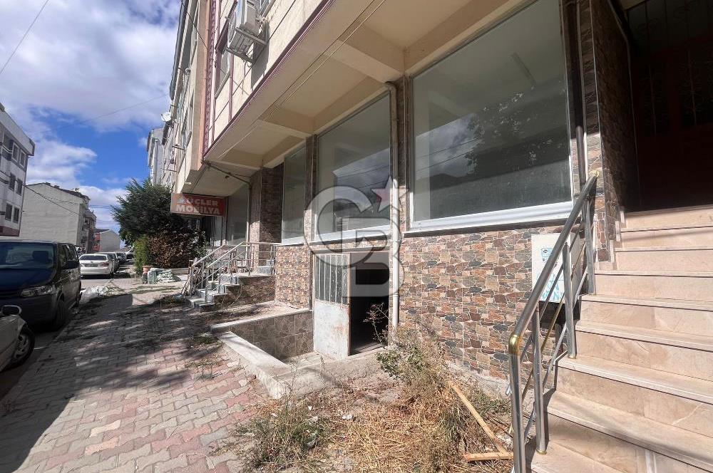 Arnavutköy Merkezde Kiralık 100 m² Dükkan + 80 m² Depo