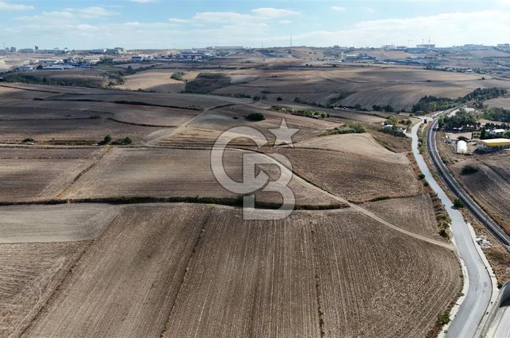 Yeşilbayırda İmara Yakın 2.079 m² Yatırımlık Tarla