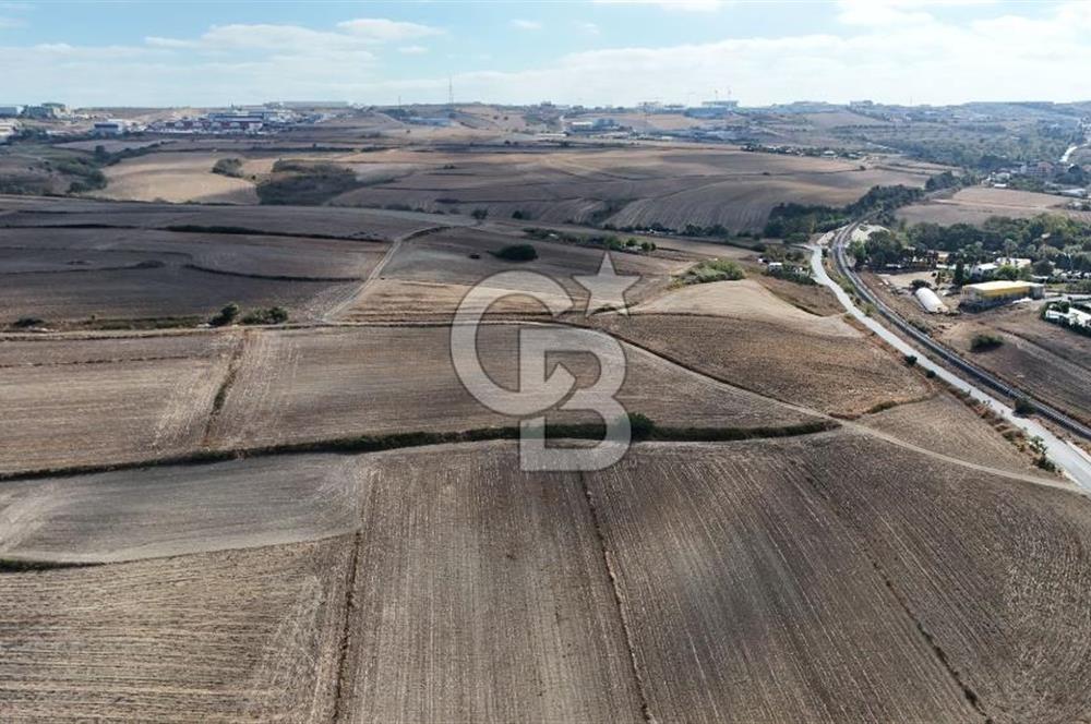 Yeşilbayırda İmara Yakın 2.079 m² Yatırımlık Tarla