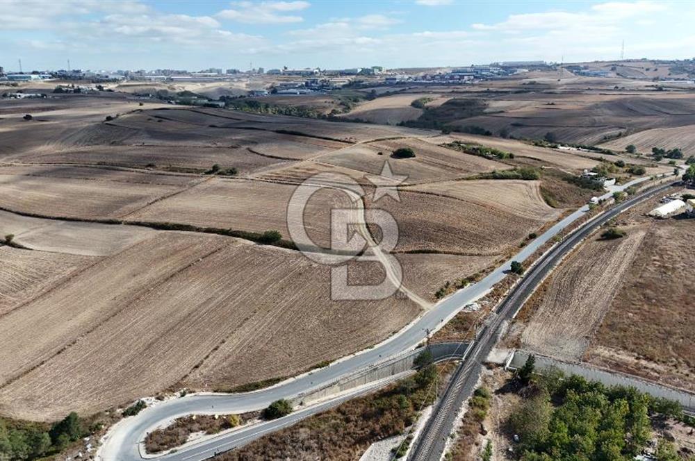 Yeşilbayırda İmara Yakın 2.079 m² Yatırımlık Tarla