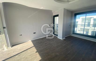 İzmir Torbalı Ayrancılarda Site İçerisinde Satılık Tripleks Villa