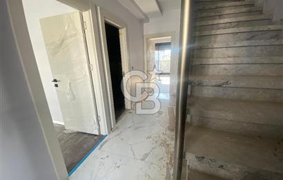 İzmir Torbalı Ayrancılarda Site İçerisinde Satılık Tripleks Villa