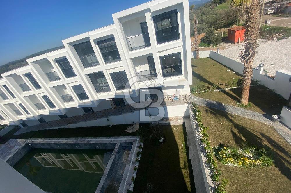 İzmir Torbalı Ayrancılarda Site İçerisinde Satılık Tripleks Villa