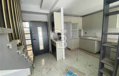İzmir Torbalı Ayrancılarda Site İçerisinde Satılık Tripleks Villa