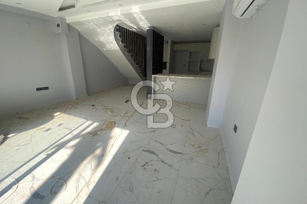 İzmir Torbalı Ayrancılarda Site İçerisinde Satılık Tripleks Villa