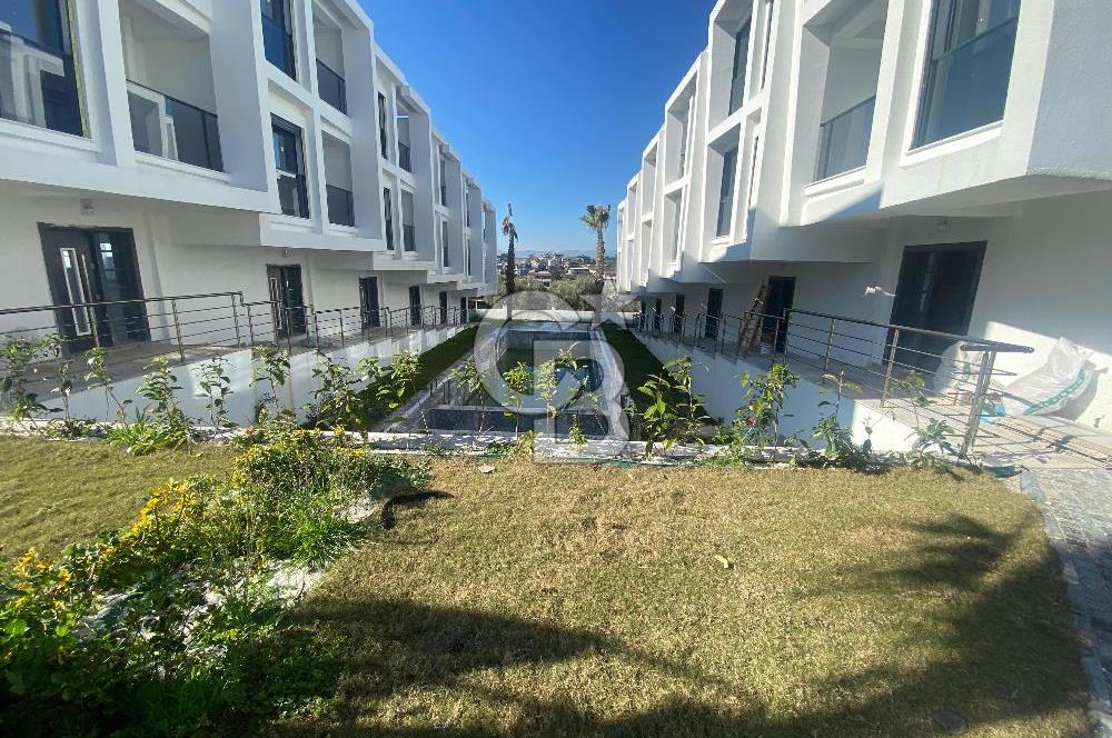 İzmir Torbalı Ayrancılarda Site İçerisinde Satılık Tripleks Villa
