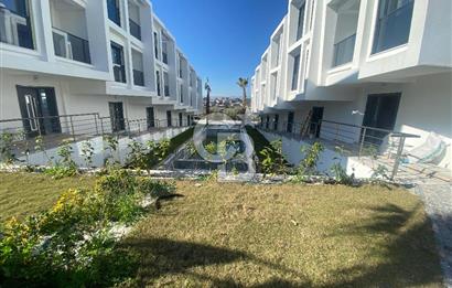 İzmir Torbalı Ayrancılarda Site İçerisinde Satılık Tripleks Villa