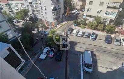 İnönü Caddesi Göztepe Metro Durağında Otoparklı 2 + 1 Daire