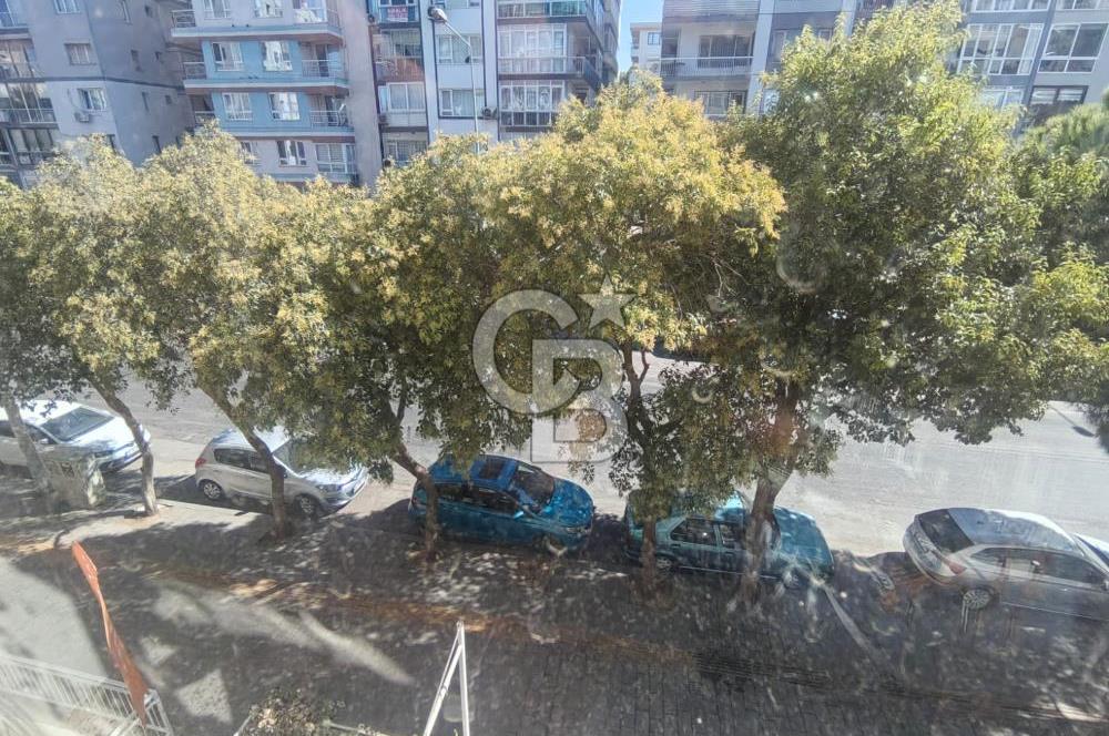 İnönü Caddesi Göztepe Metro Durağında Otoparklı 2 + 1 Daire