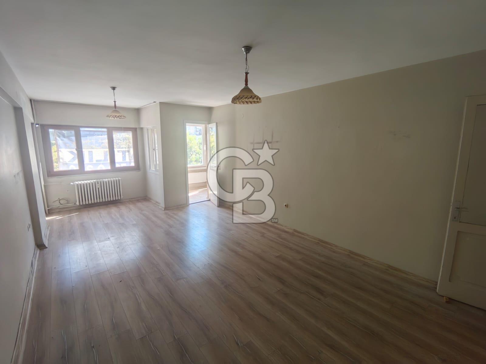 İnönü Caddesi Göztepe Metro Durağında Otoparklı 2 + 1 Daire