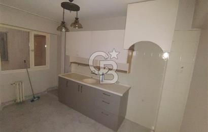İnönü Caddesi Göztepe Metro Durağında Otoparklı 2 + 1 Daire