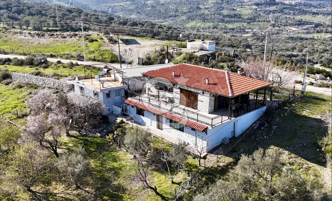 KARABURUN EĞLENHOCA'DA DENİZ MANZARALI EMSALSİZ 5+2 VİLLA