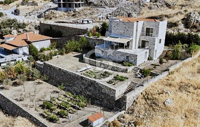 FOÇAKÖY'DE SATILIK 2 EV DAHA YAPMAYA UYGUN ARSALI 4+1 VİLLA