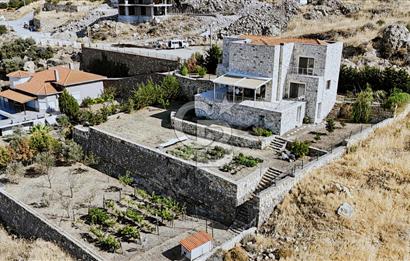 FOÇAKÖY'DE SATILIK 2 EV DAHA YAPMAYA UYGUN ARSALI 4+1 VİLLA