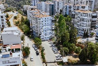 BALÇOVA ÇETİN EMEÇ MH. GÜVENEVLER SİTESİ SATILIK 3+1