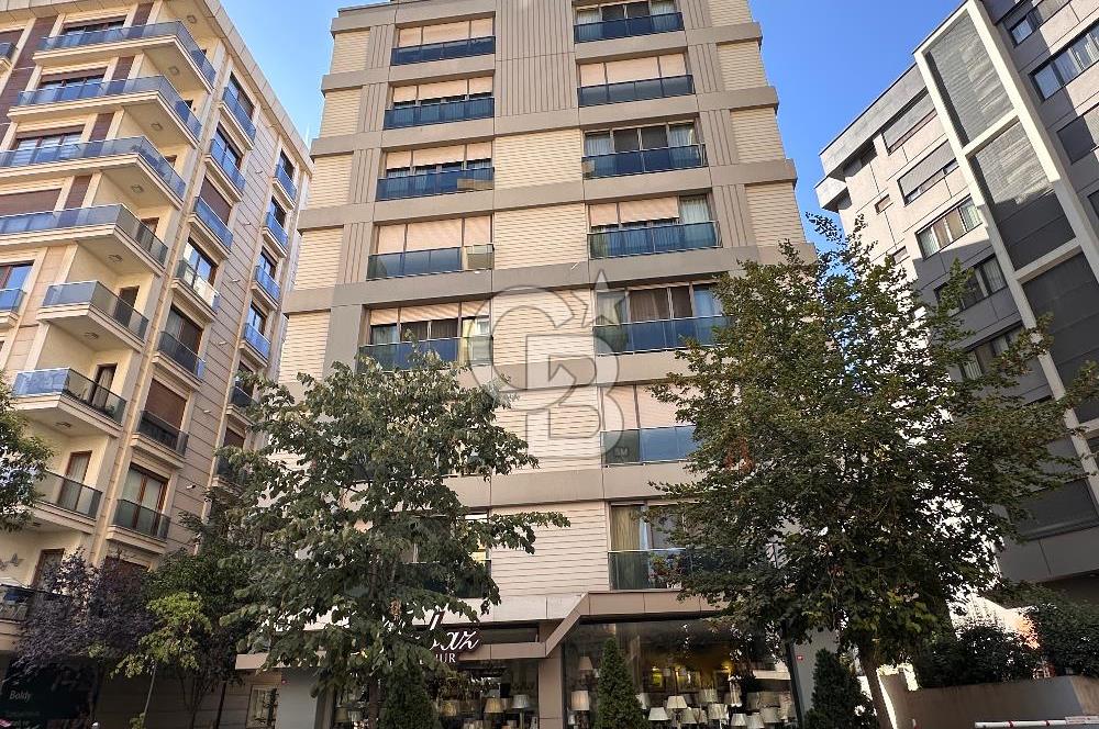 Fenerbahçe Bağdat Caddesi’ne Yakın – Teraslı 223 m² Satılık Çatı Dubleksi