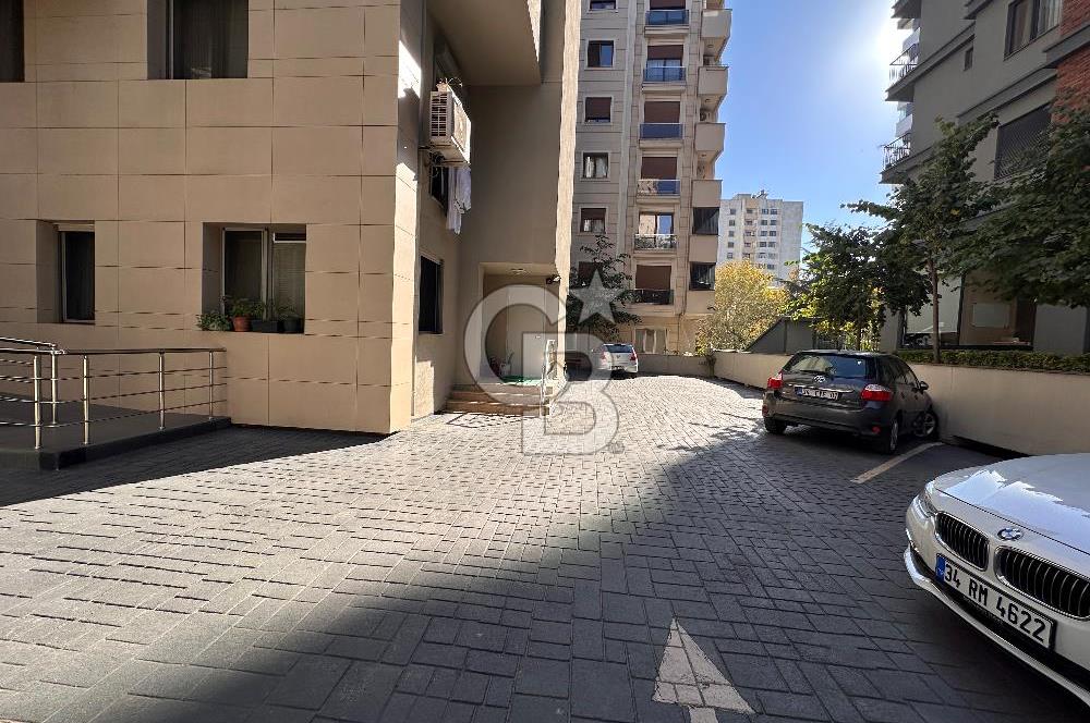 Fenerbahçe Bağdat Caddesi’ne Yakın – Teraslı 223 m² Satılık Çatı Dubleksi