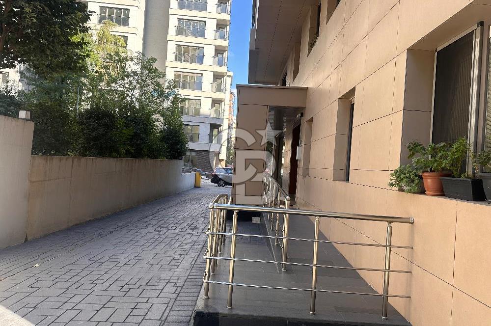 Fenerbahçe Bağdat Caddesi’ne Yakın – Teraslı 223 m² Satılık Çatı Dubleksi