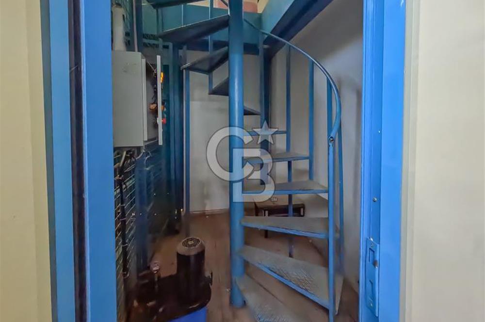 DEMRE BELEDİYE BİNASININ YANINDA SATILIK 2 KATLI 370 m2 DÜKKAN