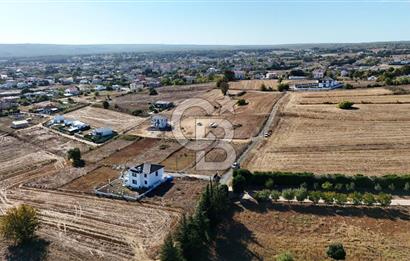Çatalca İhsaniyede Elektrik Suyu Bulunan 410 m² Tarla