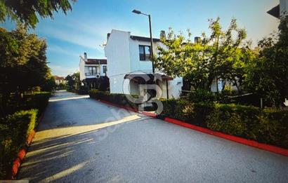 ELMAKENT SİTESİNDE 12 AY TATİL FORMATINDA SATILIK 3 + 1 VİLLA