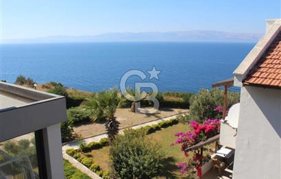 ÇEŞME DALYAN'DA SAKIZ ADASI MANZARALI TRİPLEKS VİLLA
