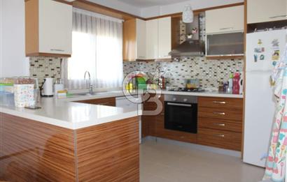 ÇEŞME DALYAN'DA SAKIZ ADASI MANZARALI TRİPLEKS VİLLA