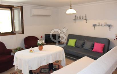 ÇEŞME DALYAN'DA SAKIZ ADASI MANZARALI TRİPLEKS VİLLA