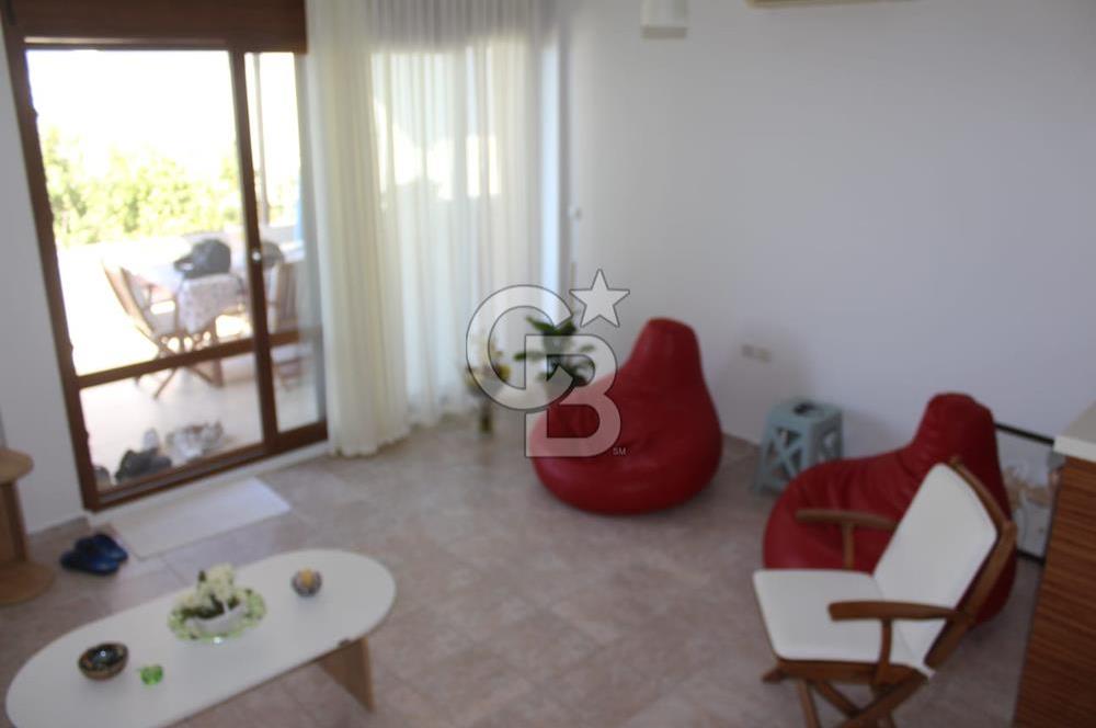 ÇEŞME DALYAN'DA SAKIZ ADASI MANZARALI TRİPLEKS VİLLA