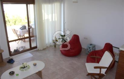 ÇEŞME DALYAN'DA SAKIZ ADASI MANZARALI TRİPLEKS VİLLA