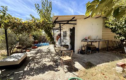 BORNOVA YAKAKÖY'DE SATILIK 3689m2 ARAZİ HİSSESİ