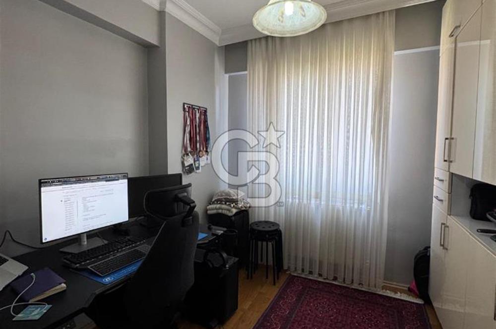 ATAŞEHİR'de METRO'ya 5 dk HAVUZLU GÜVENLİKLİ 3+1 SATILIK DAİRE