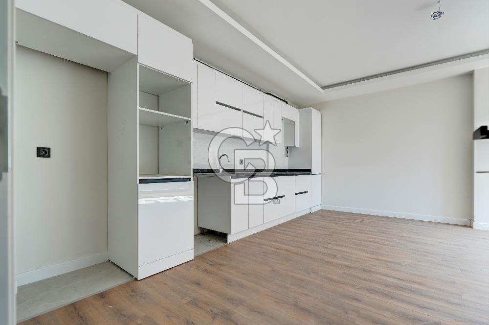 Maltepe Feyzullah Mah. Minibüs Cad. Üzeri Kiralık 3+1 Daire!