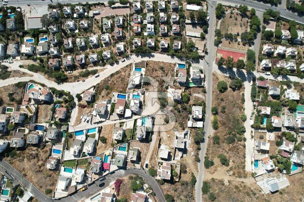 BODRUM KADIKALESİNDE DENİZE YÜRÜME MESAFESİNDE 3 KAT İMARLI ARSA
