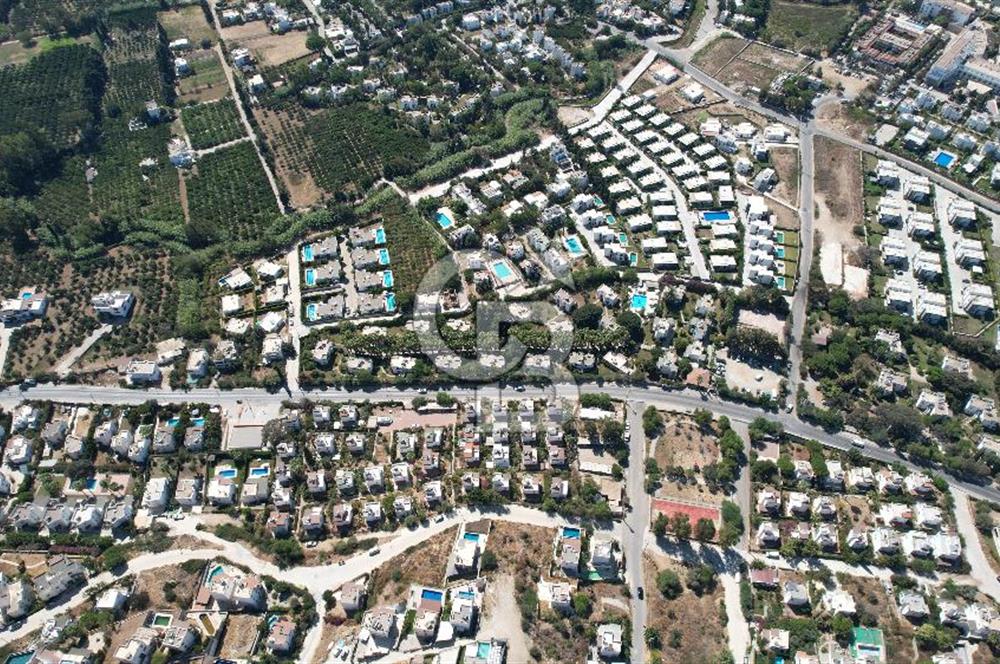 BODRUM KADIKALESİNDE DENİZE YÜRÜME MESAFESİNDE 3 KAT İMARLI ARSA