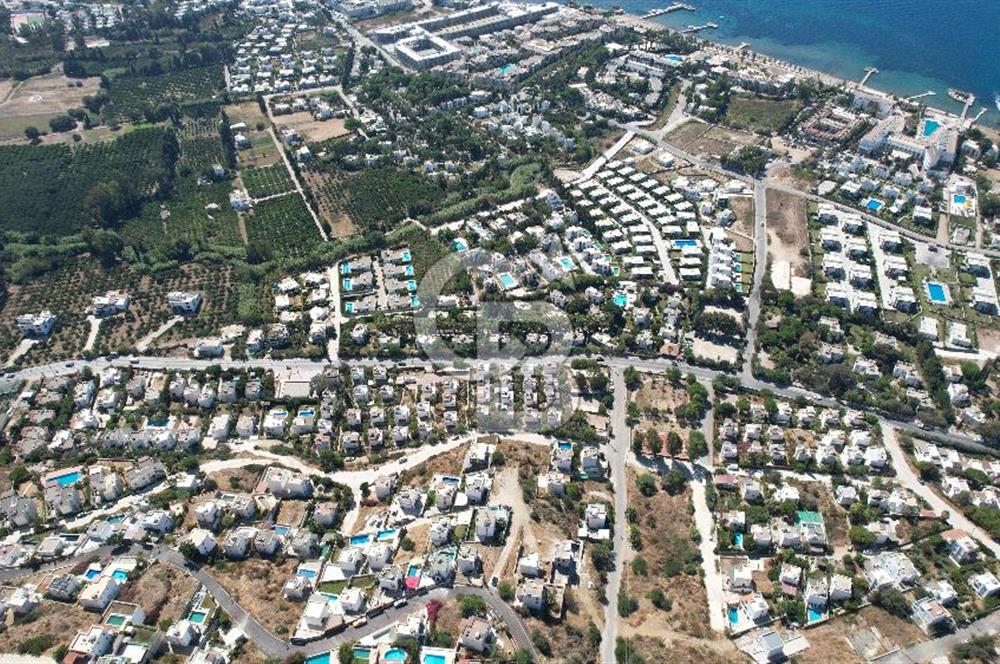 BODRUM KADIKALESİNDE DENİZE YÜRÜME MESAFESİNDE 3 KAT İMARLI ARSA