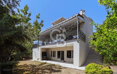 CB BLACK'TAN BADEMLİ'DE 5+2 LÜKS SATILIK VİLLA